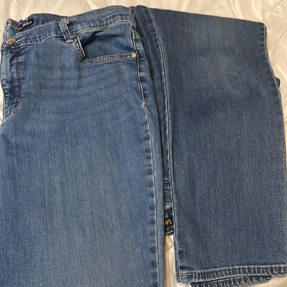2 pair EUC Women’s Lee Blue Jeans size 18 short 2 pairs slightly different color - Picture 3 of 6